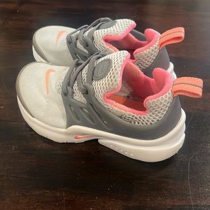 Little girls Nike Air Presto’s in great shape just outgrew them quickly.